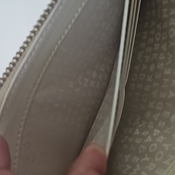 Kate Spade Women's Zipper Wallet  Pink and Cream  Size 7.5" Wide 4" length - Picture 11 of 16